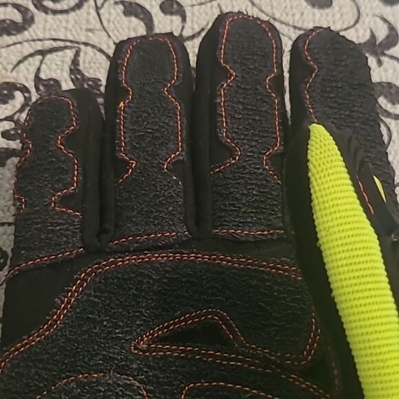 Hipora High-Visibility Safety Gloves - Picture 8 of 14